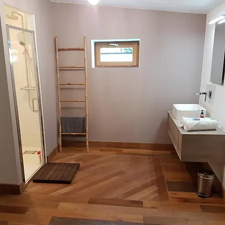 Maison Chaleureuse Avec Piscine Nîmes